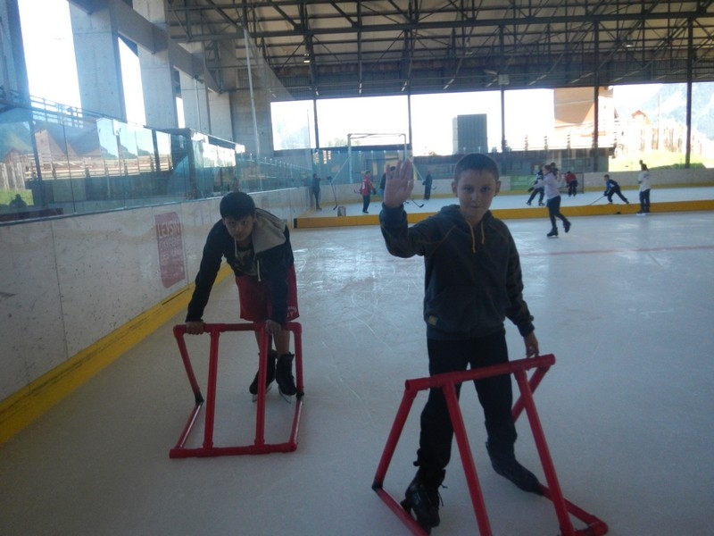 Village Camps International Summer Camp Leysin, Switzerland 2025-08-09 https://www.villagecamps.com/journals_admin/images/708-12-ice skating (66).jpg